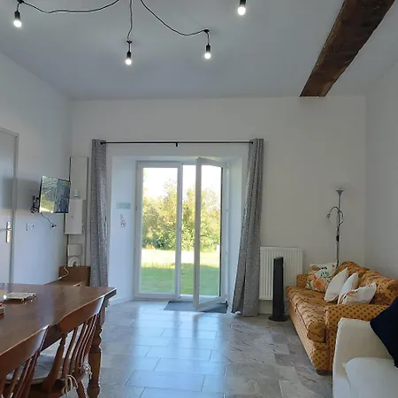 Pyrenees Vue - Owl - Vues Fantastique, Petit-dejeuner, Calme, Piscine, Parking - Brand New Saint-Gaudens (Haute-Garonne)