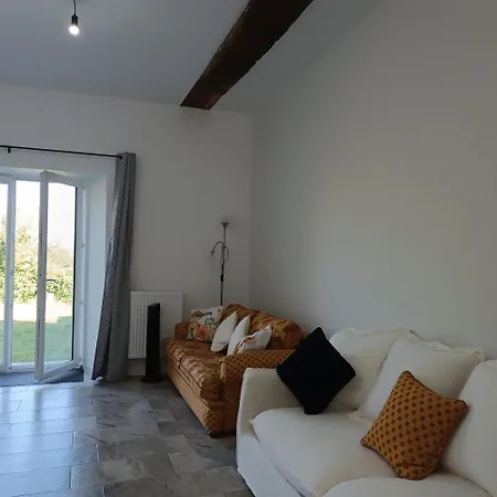 Pyrenees Vue - Owl - Vues Fantastique, Petit-dejeuner, Calme, Piscine, Parking - Brand New Vakantiehuis