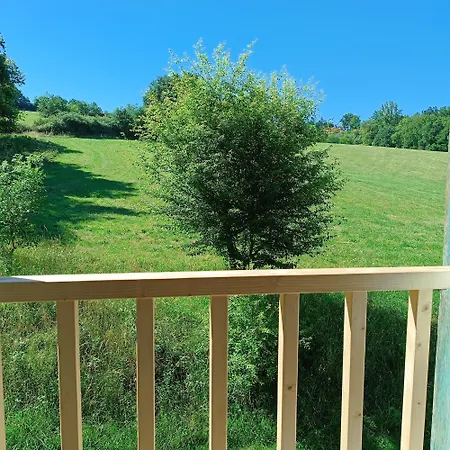 Pyrenees Vue - Owl - Vues Fantastique, Petit-dejeuner, Calme, Piscine, Parking - Brand New Vakantiehuis